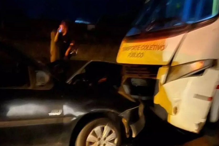 Idoso morre após bater carro de frente em ônibus da Prefeitura de Penápolis